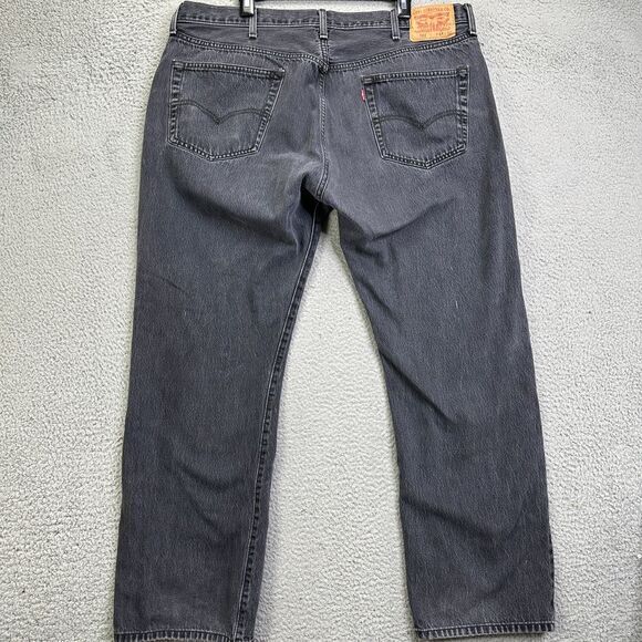Levis 501 Jeans Mens 44X32 Black Straight Fit Button Fly Red Tab Denim Pants - Picture 2 of 7